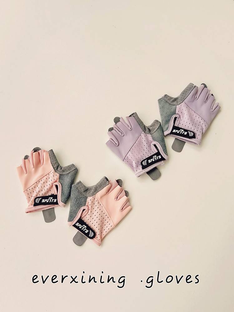 Children's semi -finger sports gloves, climbing training, anti -slip, wear -resistant and breathable, thin outdoor cycling stand -in -bar wheel slippery