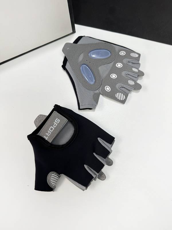 Fitness gloves women thin breathable half -finger yoga equipment training single bars bars bun bald anti -slip sports riding men's summer