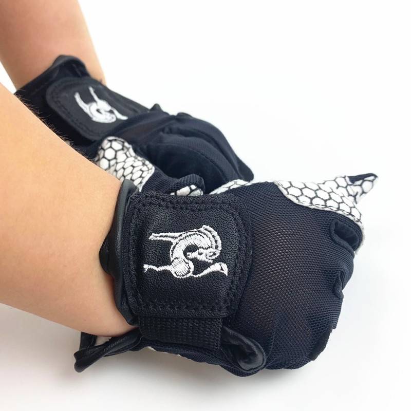 Air-traffic children riding horse gloves, silk-jet gloves, skating knight gloves, summer gloves, horse suits