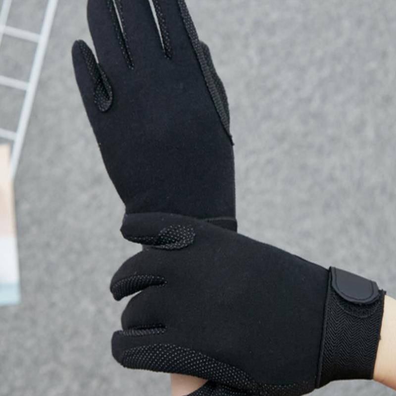 The horse gloves, the silhouette, the horse gloves, the horse-sliding gloves, the children, the horse gloves