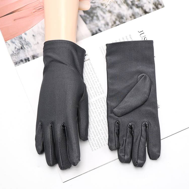 ♪ ♪ Scrambling Korean summer sunscreen gloves ♪