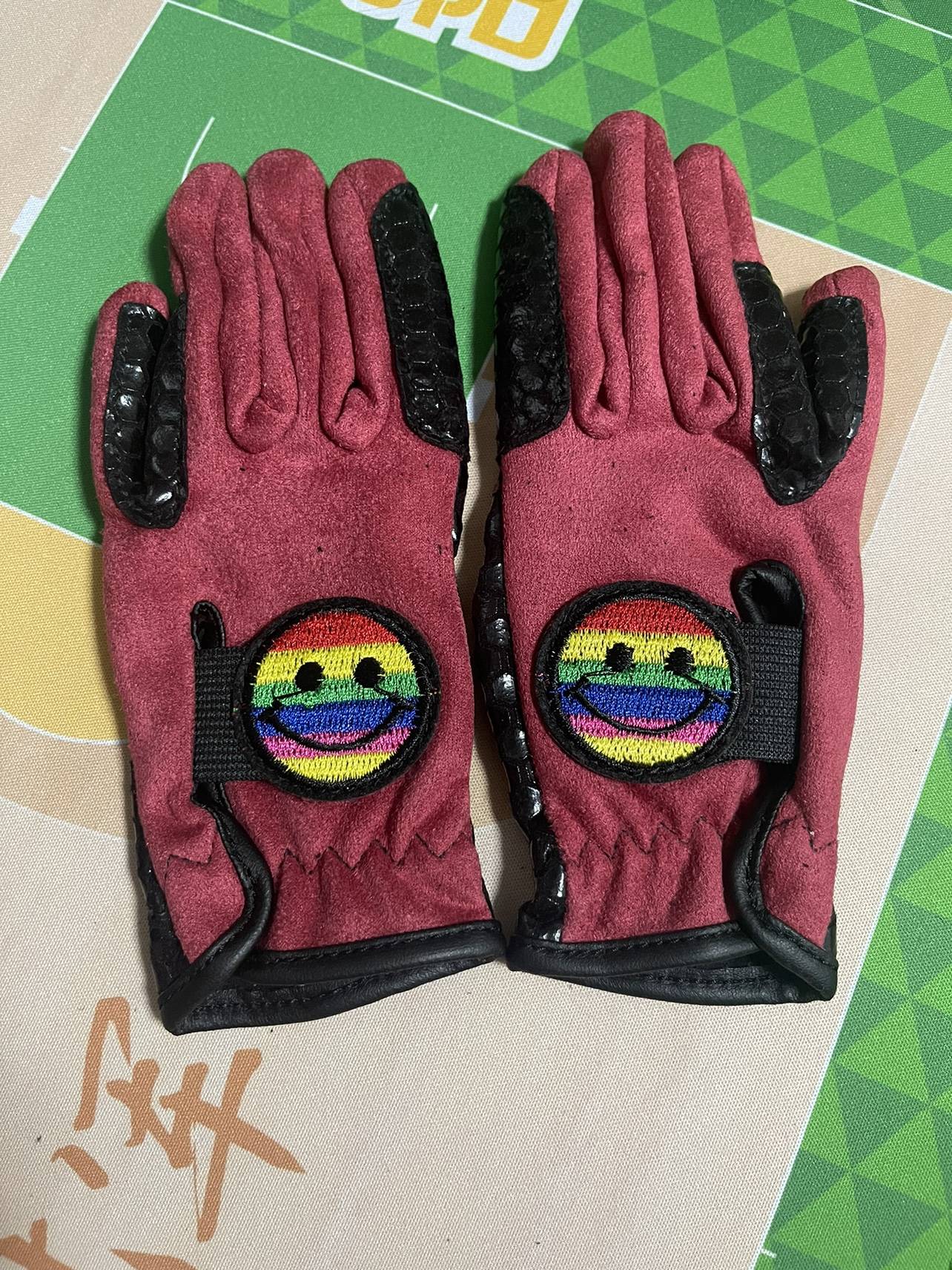 Children's new gold velvet fabric equestrian horse riding competition five -finger training glove super light ride gloves!