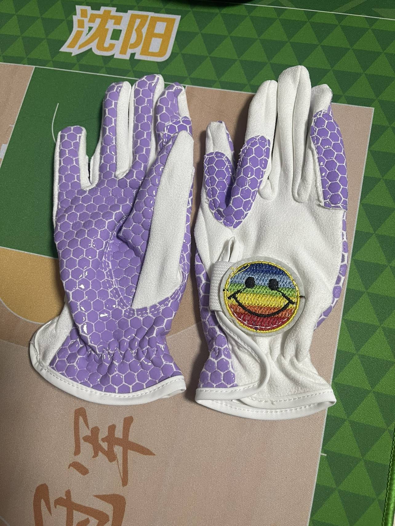 Children's new gold velvet fabric equestrian horse riding competition five -finger training glove super light ride gloves!