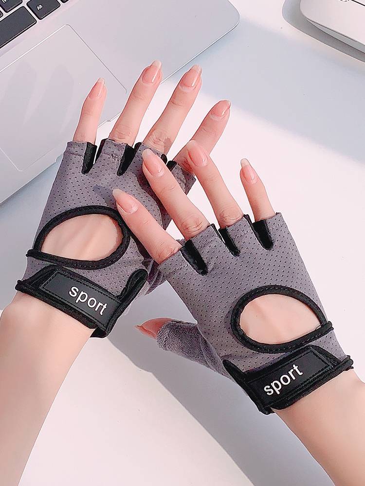 Fitness gloves female pot bell training outdoor sports riding anti -slip and breathable yoga semi -finger equipment bike to prevent cocoon