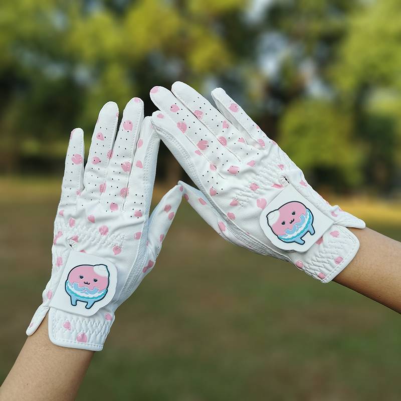 the han golf gloves ms. golf's hands are smooth and grindy-resistant