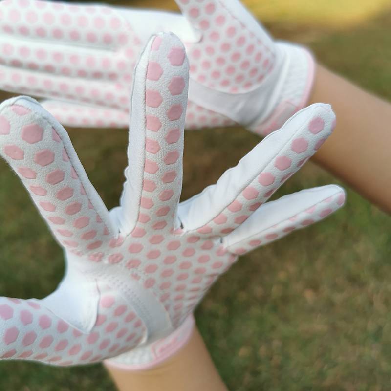 the han golf gloves ms. golf's hands are smooth and grindy-resistant