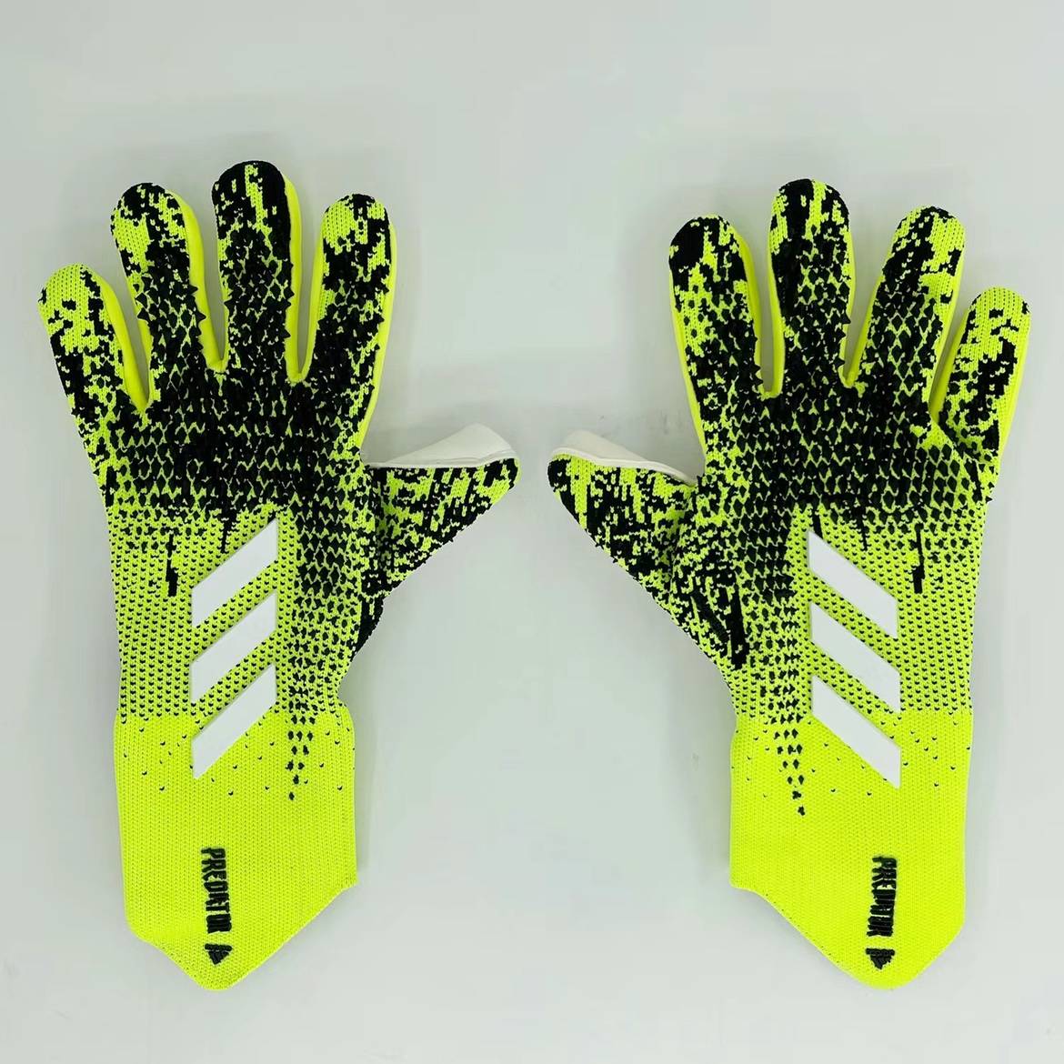 2021predator New Falcon goalkeeper gloves Football goalkeeper Gloves High -end anti -slip latex without finger protection