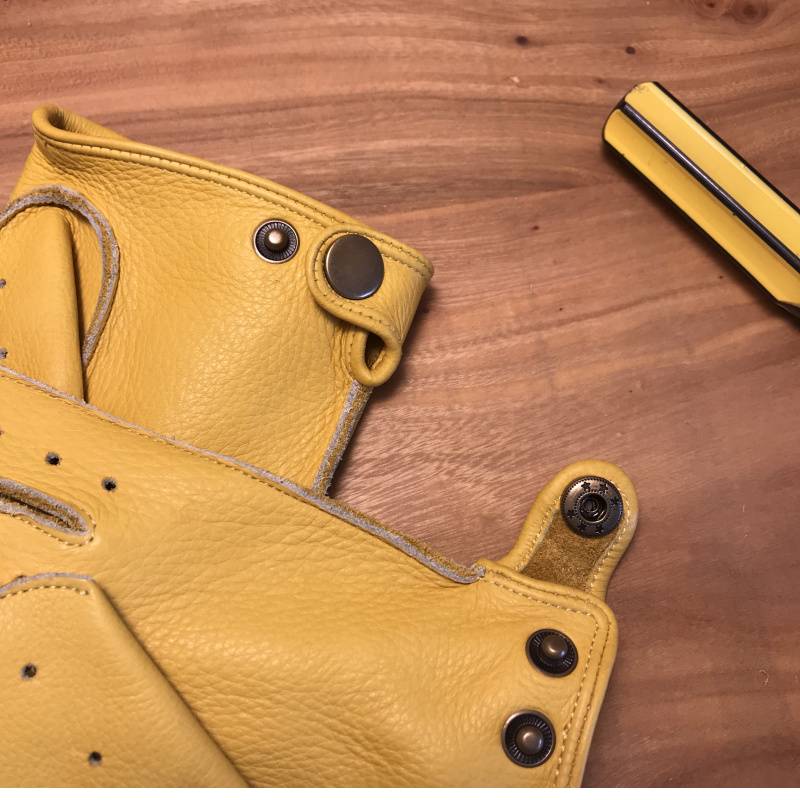 The head layer cowhide full refers to locomotive gloves retro wear -resistant men's outdoor riding breathable driving motorcycle leather semi -finger