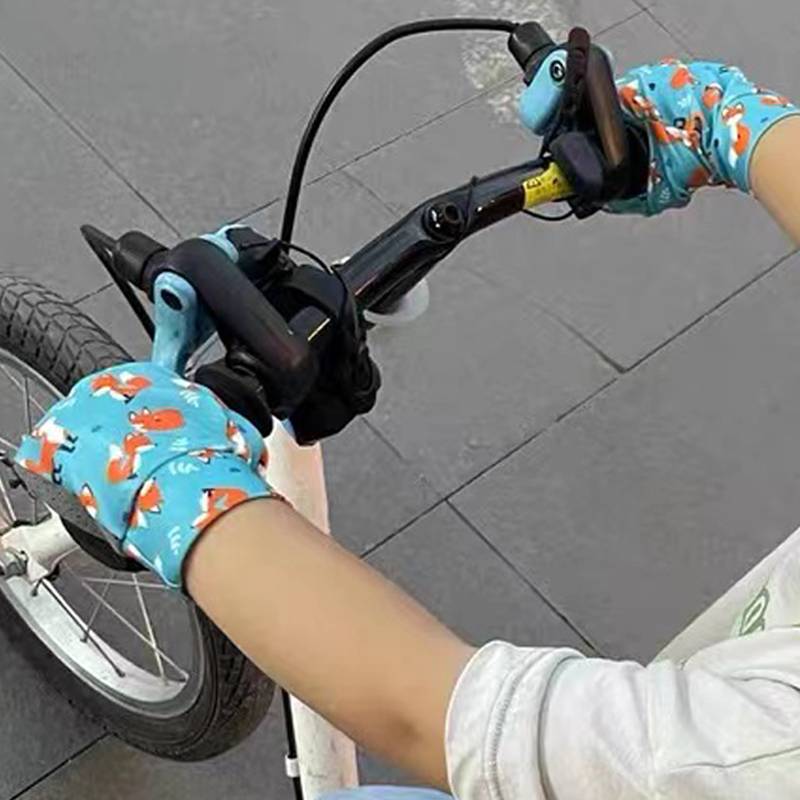 Children's horse riding glove equestrian performance archery elastic ravioli animal pattern Dream universe anti -thorns tourism mountaineering mountain climbing