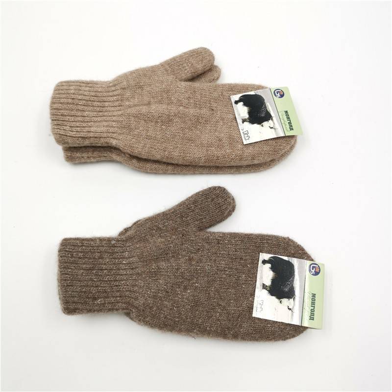 Mongol has a thick, oxen-flushy glove