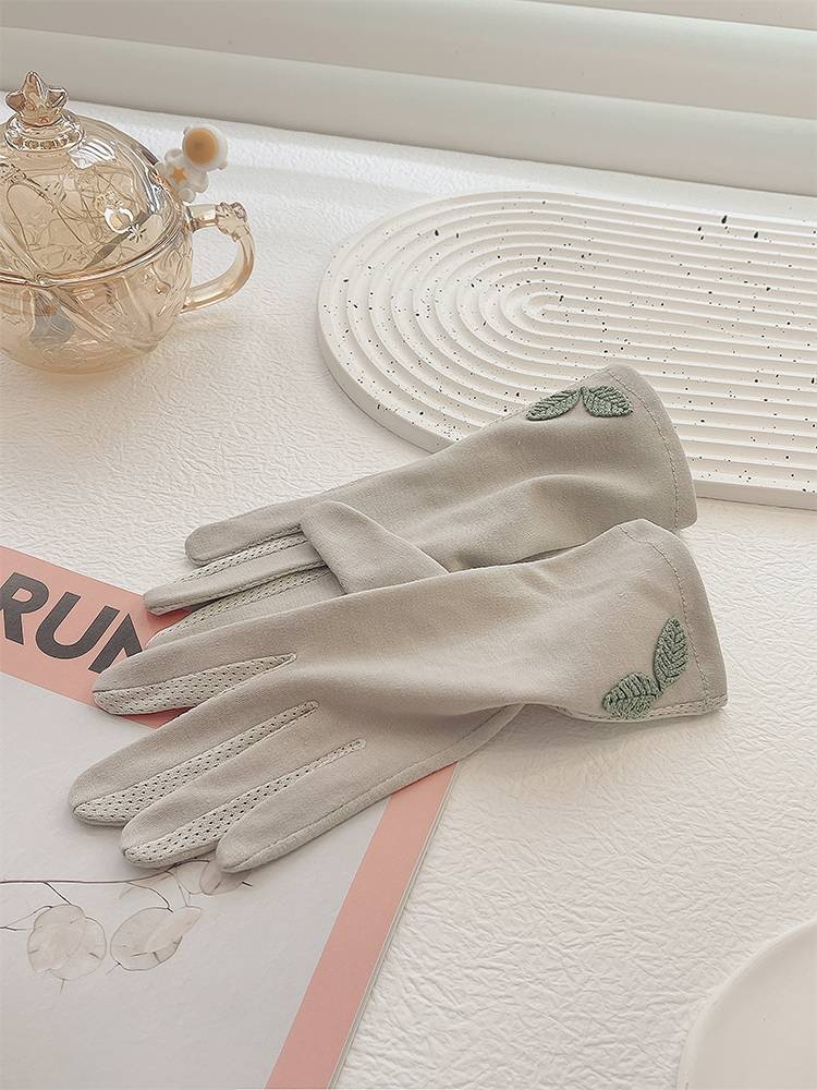 Sun-proof gloves for UV-protected short-time drivers driving on electric rickshaws for summer
