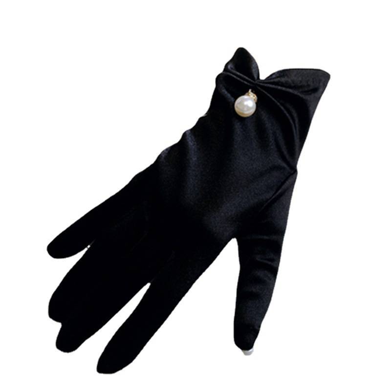 Jewelry shop luxury shopping guide counter jewelry display gloves white etiquette lady bride dresses to take pictures black