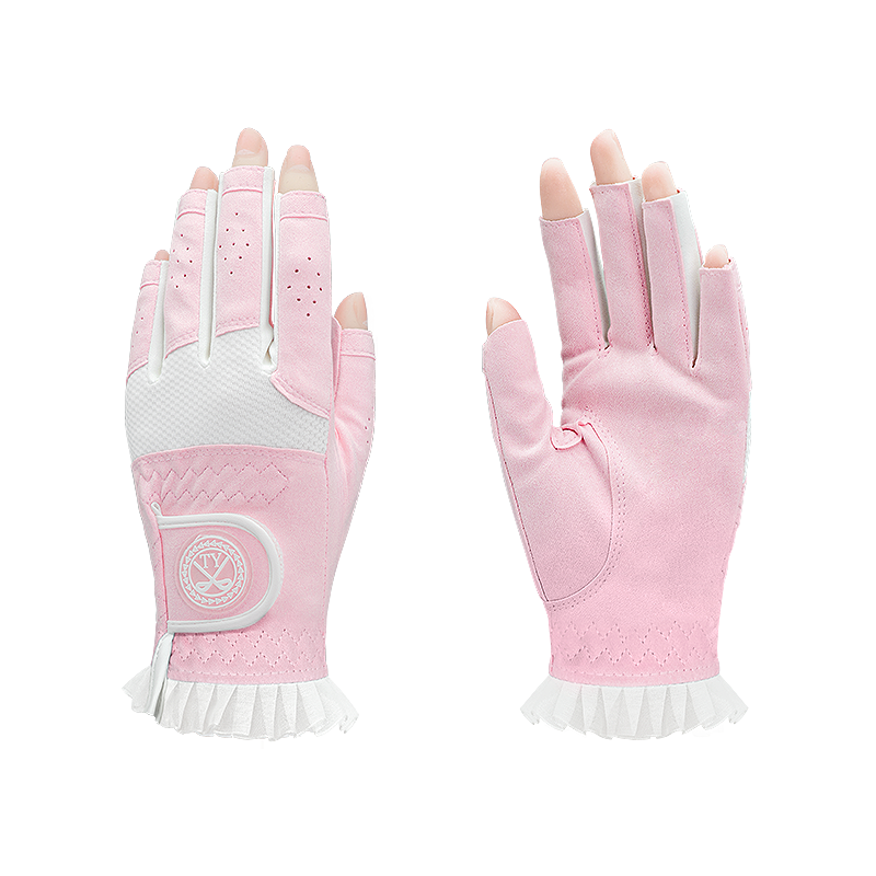 MS. GOLF GLOVES SHOWED HER FINGER GLOVES TO THE AIRNET FOR THE SUMMER SUNSCREEN