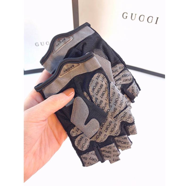 Sports and fitness gloves are half-sliding to prevent cocoon summer thins from grinding through air