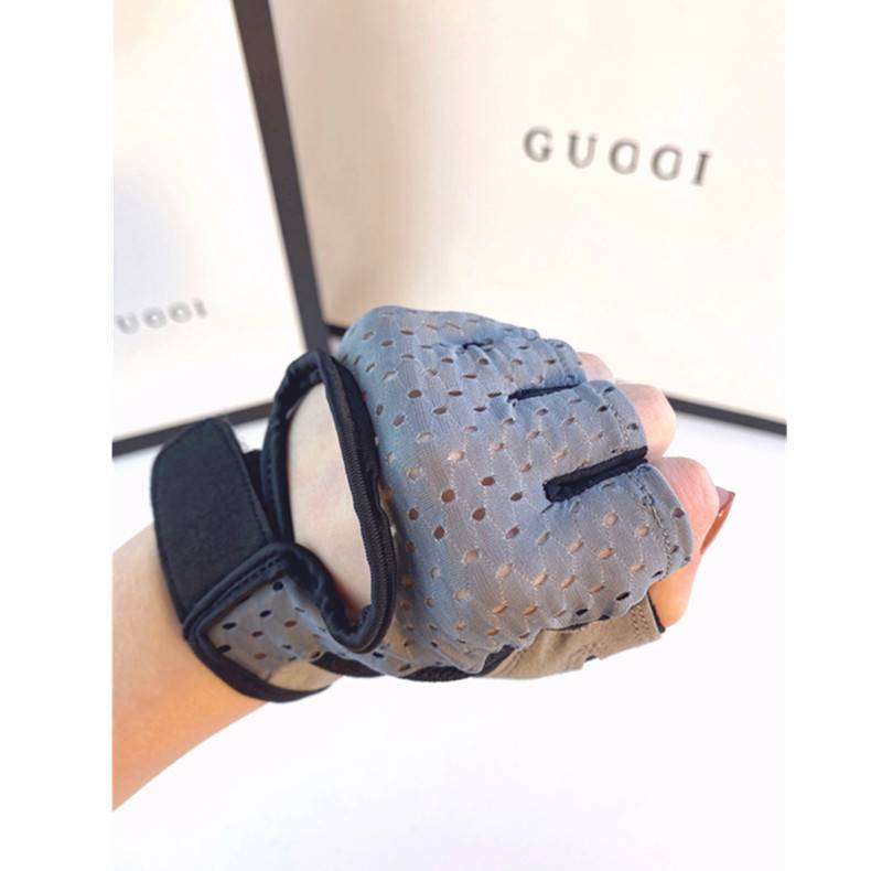 Sports and fitness gloves are half-sliding to prevent cocoon summer thins from grinding through air