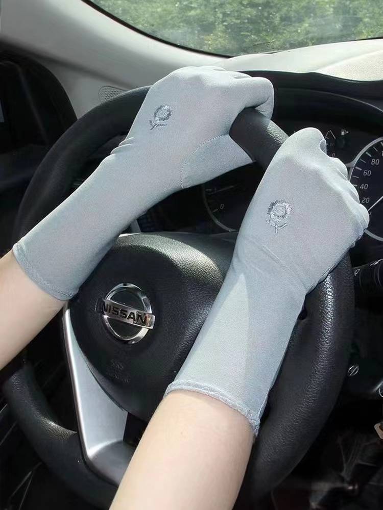 Summer thin sunscreen gloves, ladies driving outdoor driving anti -ultraviolet air permeability and extended black white work