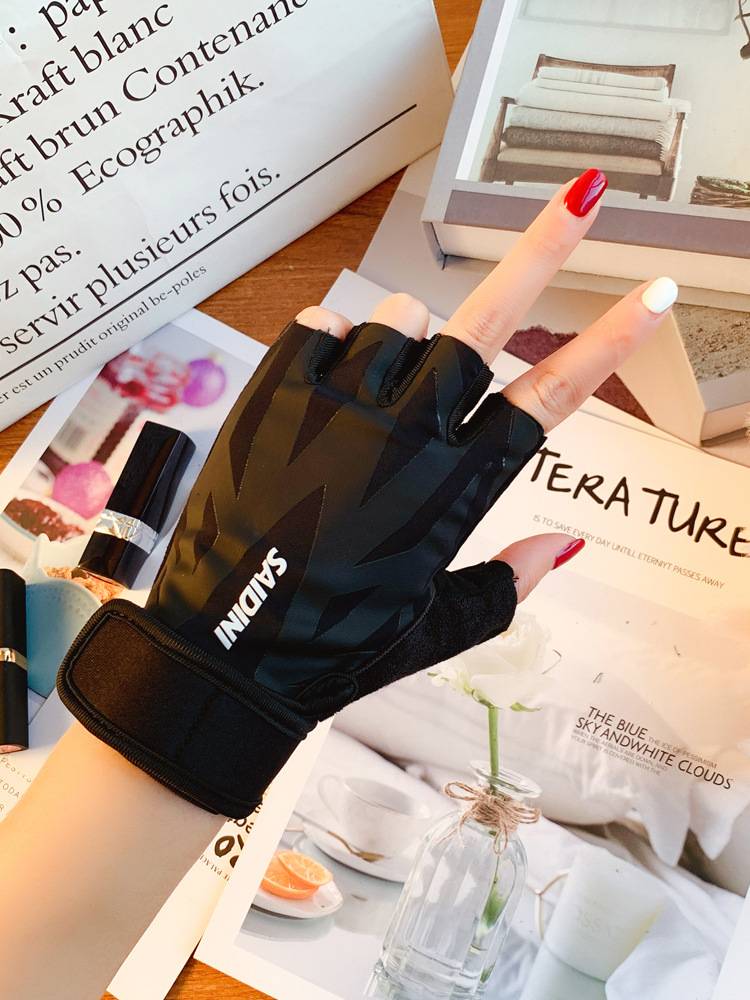 Half-sport gloves, male and female gymnasium protection training for ski-to-air-to-air-to-drive riding outside