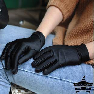 Black, white, pure-coloured, high-fibre ambulatory gloves