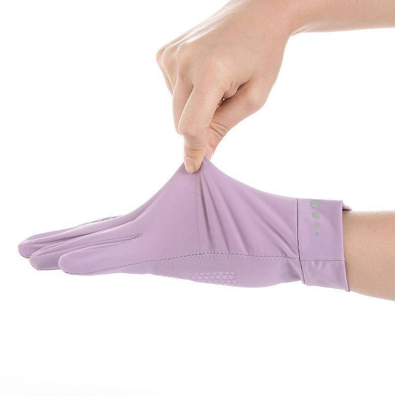 The horse's gloves are used to protect men and women from grinding silicone