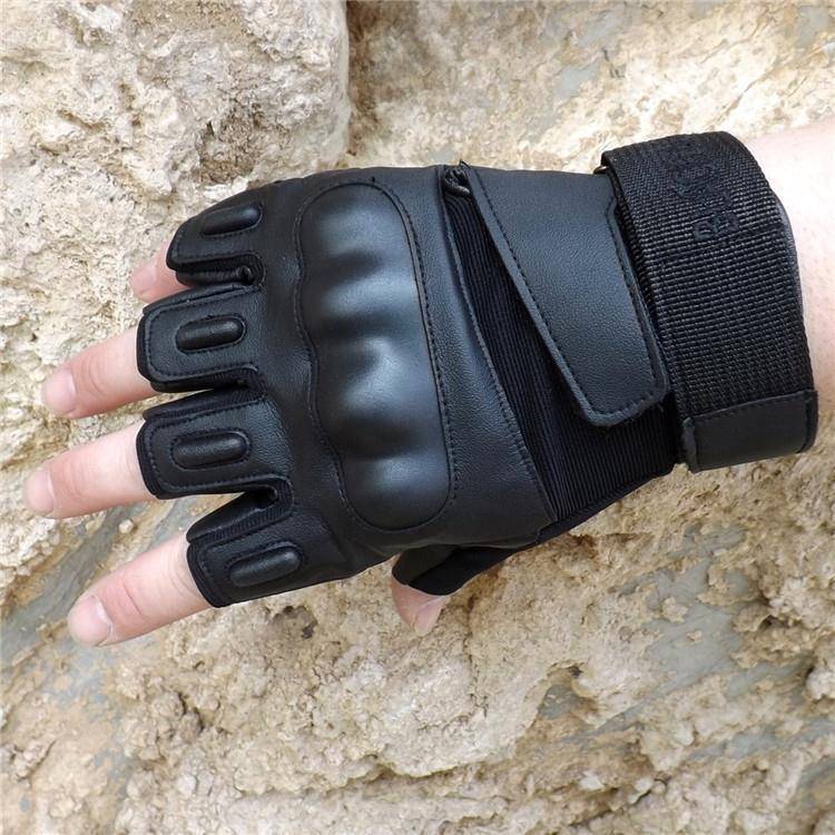 Outdoor men's tactical semi -finger gloves protective wear -resistant turtle shell semi -gloves military fans combat training locomotive gloves