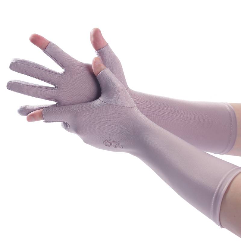 Two-finger sunscreen gloves with a long, thin, air-fruited carpentry in the summer and half a finger for tea to cover the sun