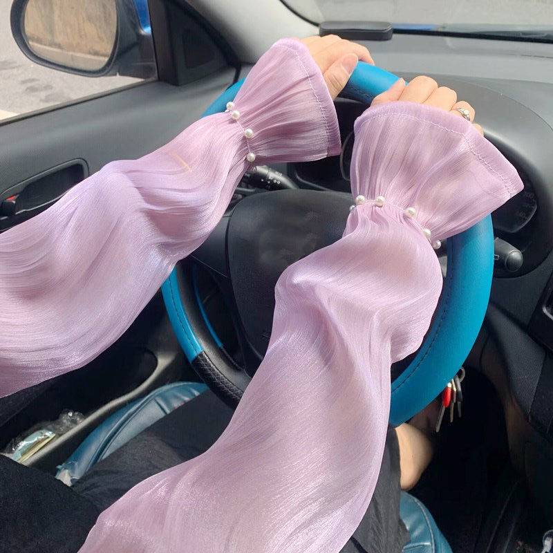 The pearls are bright and sunproof