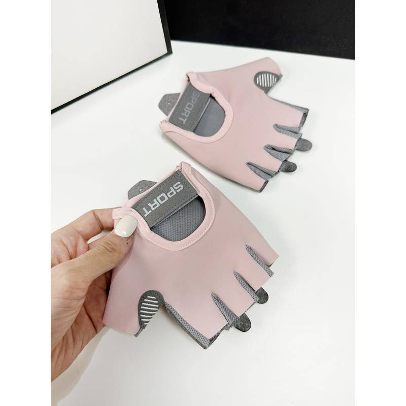 Fitness gloves female thin semi -refers to yoga device training one bar to prevent air -to -skid sports riding men's summer
