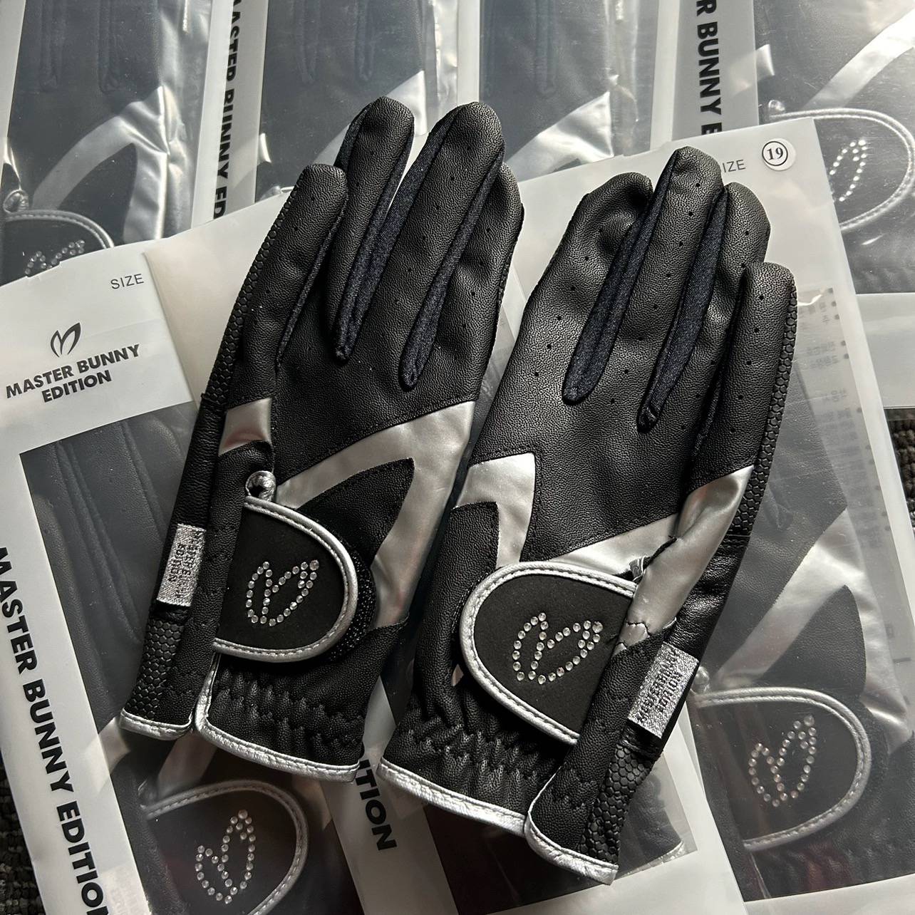 New Korean golf gloves ladies anti -slip leather, light, breathable, soft, wear -resistant sports gloves