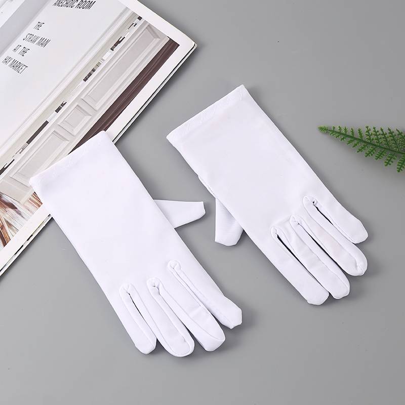 WHITE SHORT 20CM