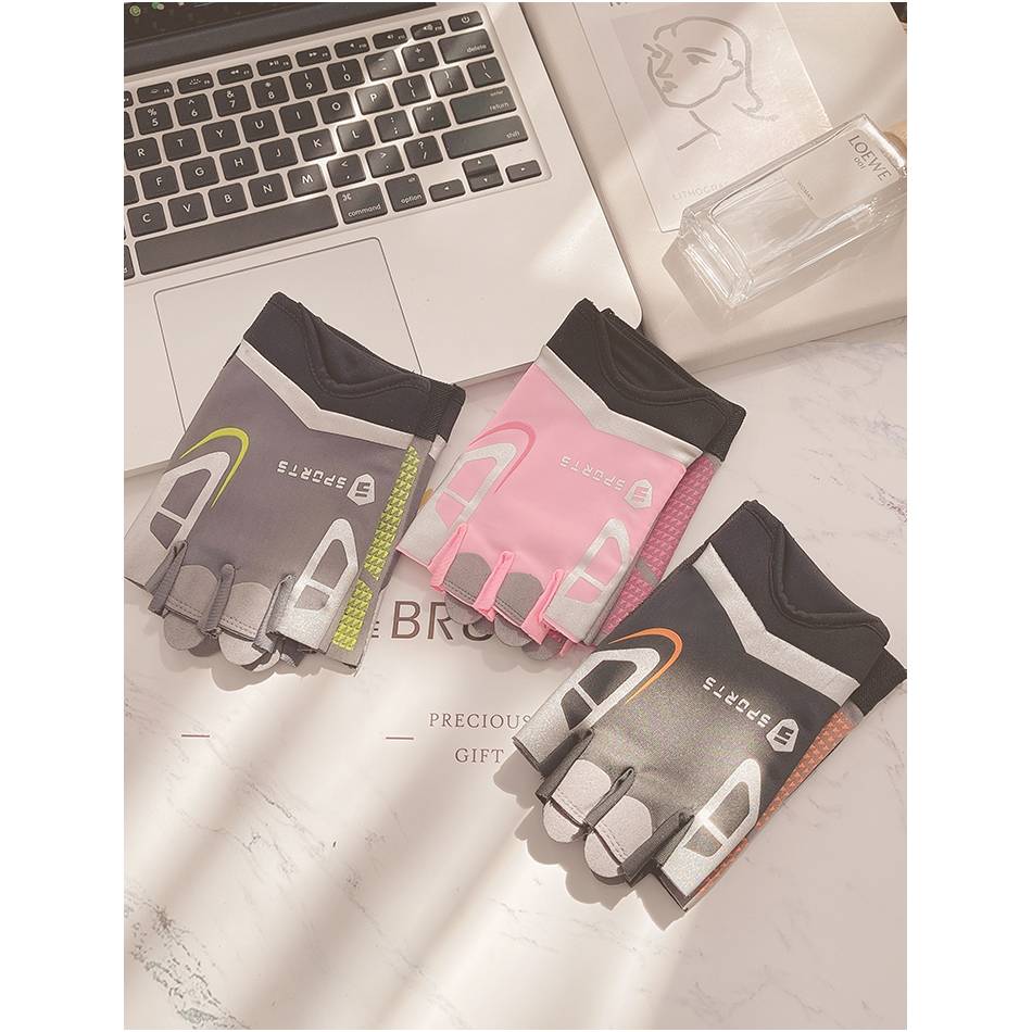 Fitness gloves Female summer men's thin non -slip training equipment exercise yoga bicycles to prevent cocoon semi -finger exercise