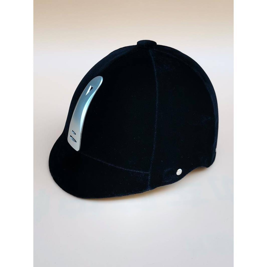 THE FOUR-HATTED HORSE HELMETS, BOTH MALE AND FEMALE, PROTECTED THE SUMMER HELMETS FROM THE OUTSIDE, AND THE UBGS, THE LIGHT-FLUSH HELMETS FOR THE AUTUMN AND WINTER