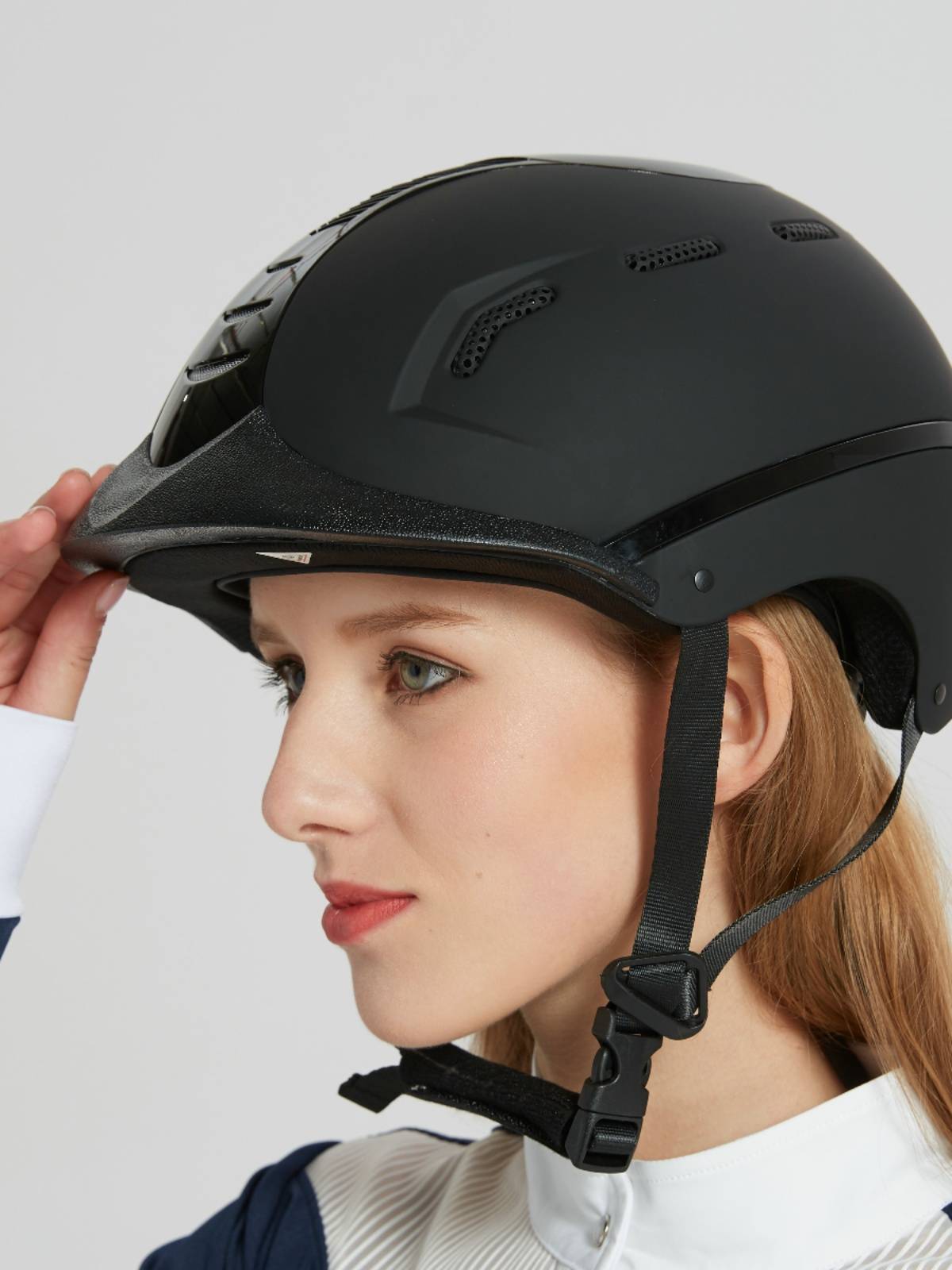 Quality Equestrian helmet riding helmet obstacle equestrian helmet air -breathable equestrian helmet equestrian pups men and children