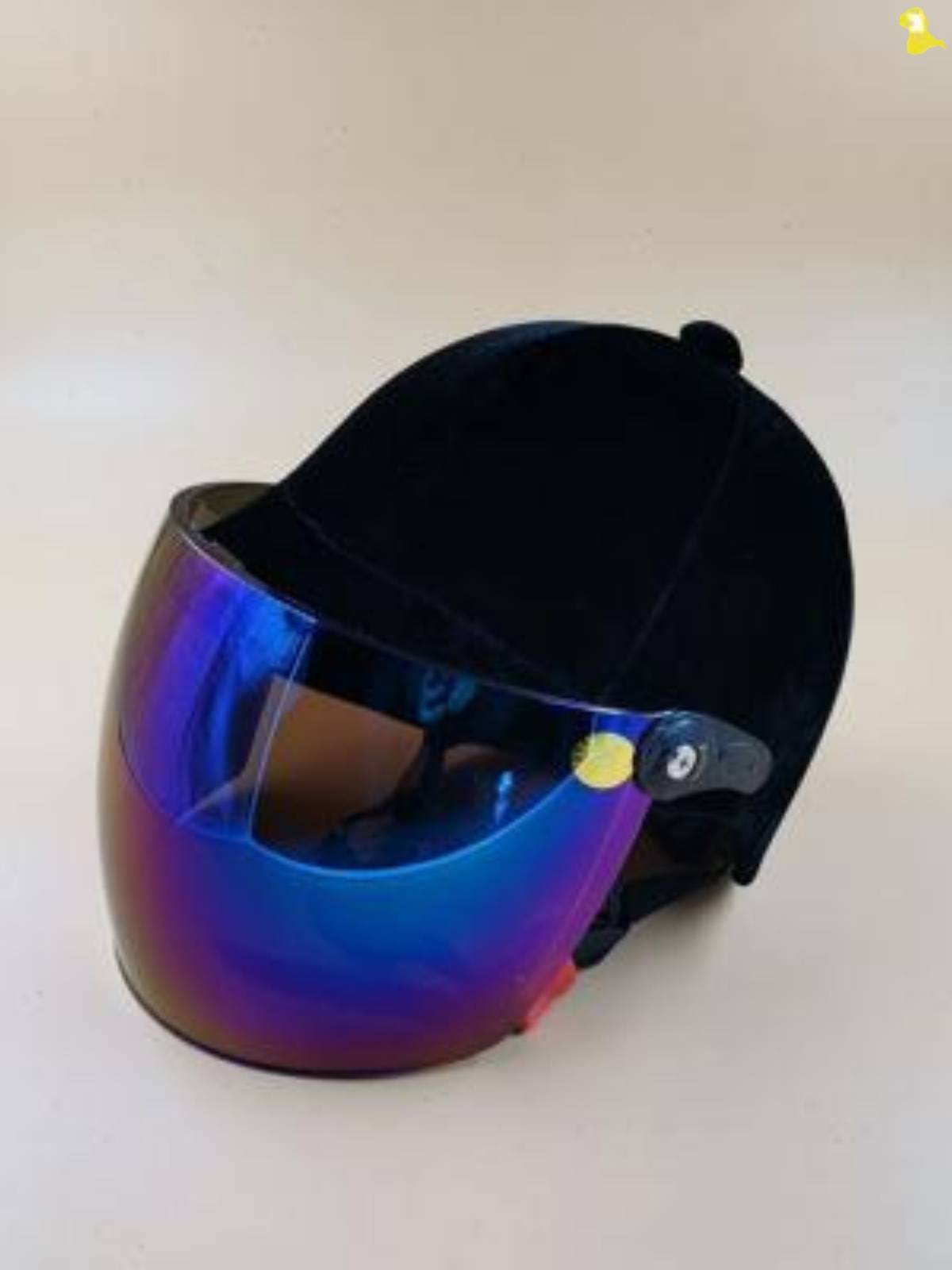 The horse helmets, the horse hats, and the female horse hats, the average size of the horse's helmets, regulate the polo hats for four seasons