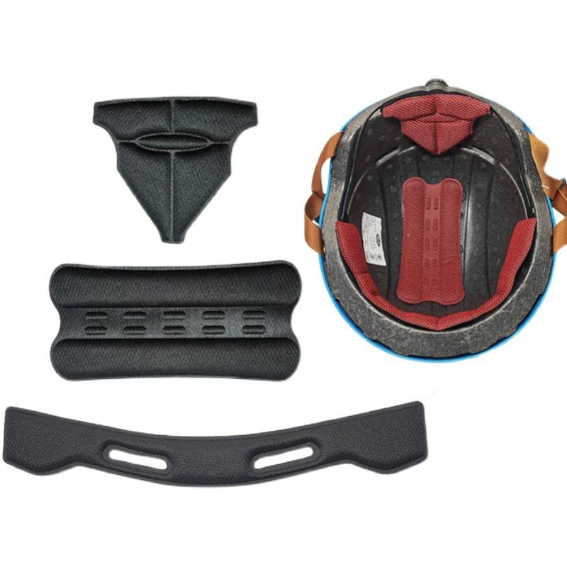 RIDE MOTORIZED MOTOR VEHICLE 3C MUSTANG HELMET WITH A CHORE INSIDE THE LINER OF THE COURAGE SPONGE-BREAKER FOR THE SUMMER