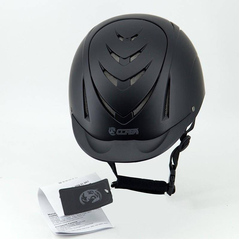 THE HORSE HELMET RIDES THE HORSE HELMET, THE CHILD RIDES THE HORSE HELMETS, AND THE BABY RIDES THE TOP OF THE AIR