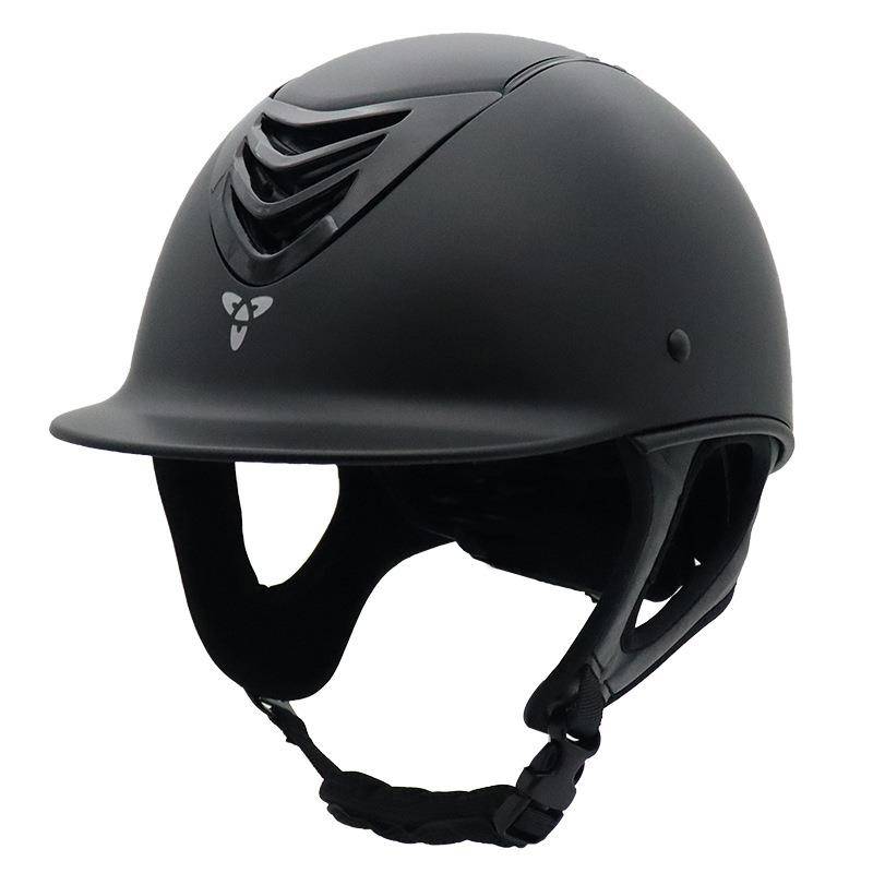 EU certified horse helmets to be equipped with young horses to protect themselves from air-traffic adult training techniques