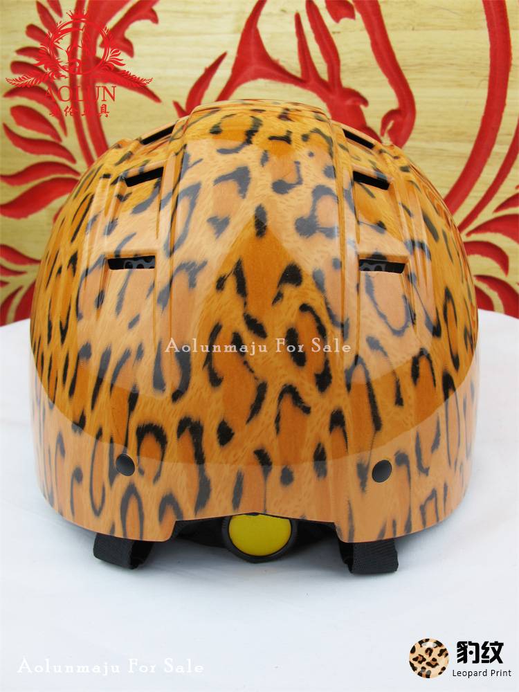 An aerobic control of horse helmets on horse helmets, Oren-Markets, cheetah-grained