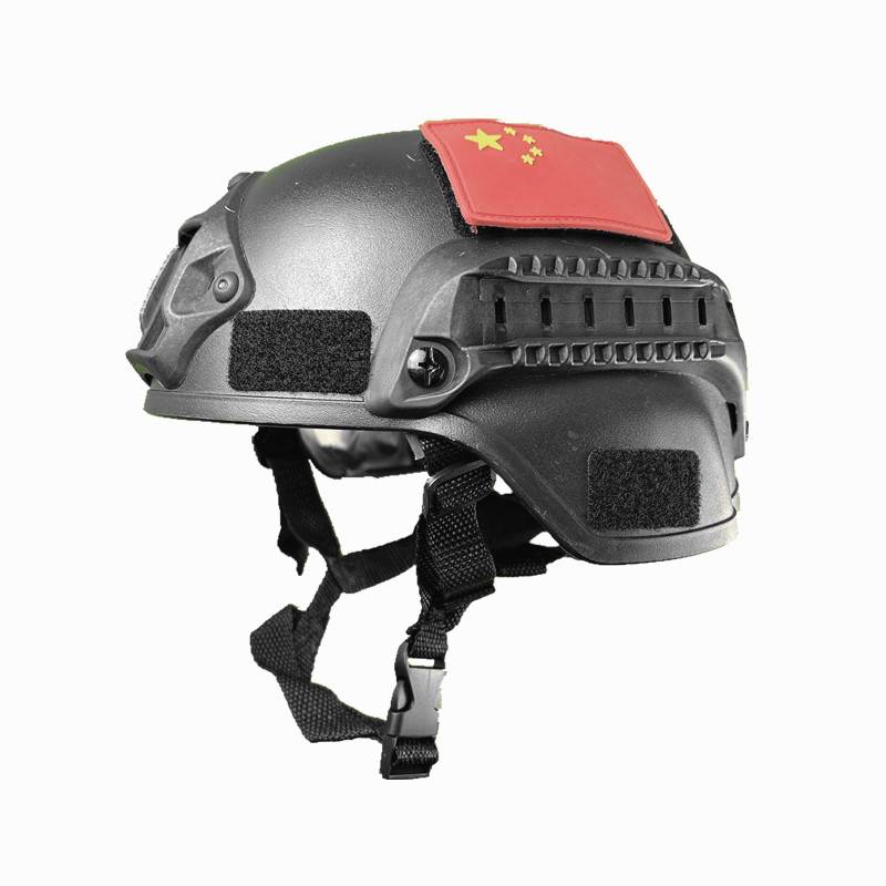 Children's small police toy helmet combat equipment Child camouflage vest bulletproof tactical vest, eat chicken three -level armor