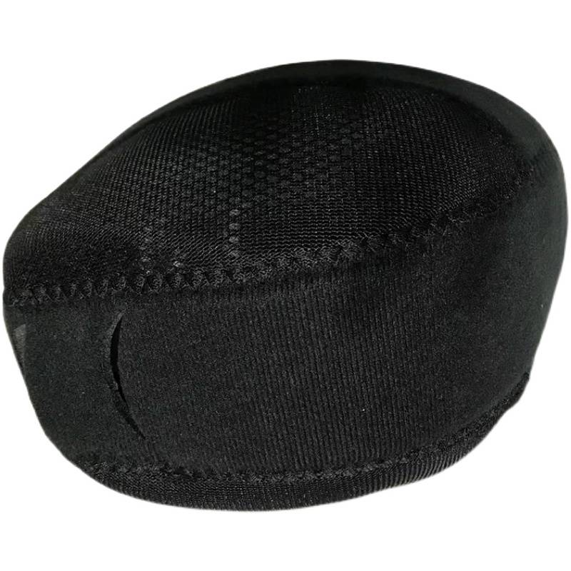 A HORSE CAN REGULATE THE URCHINS INSIDE THE HELMET AND THE M CODE INSIDE THE HORSE'S GEAR