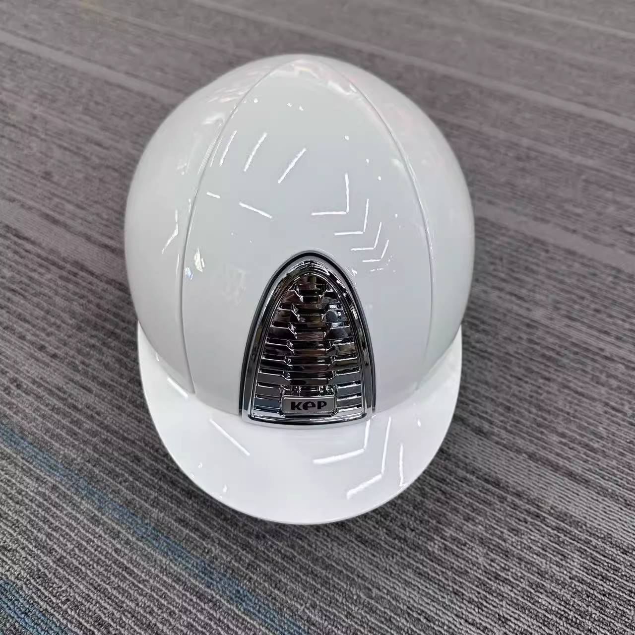 KEP Equestrian helmet Italian imported white silver frame white knight helmet riding helmet helmet men's and women's same paragraph