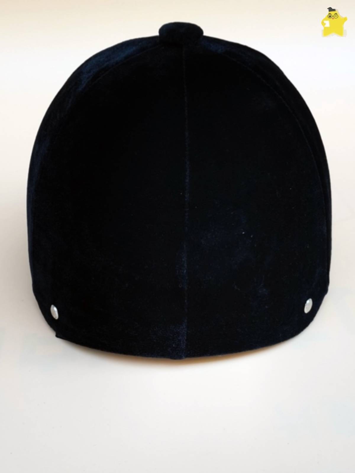 The horse helmets, the horse hats, and the female horse hats, the average size of the horse's helmets, regulate the polo hats for four seasons