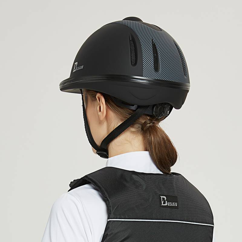 . Eight -foot dragon equestrian helmet men's and women's equestrian hat spring and summer knight riding equipment breathable sweat absorption horses products