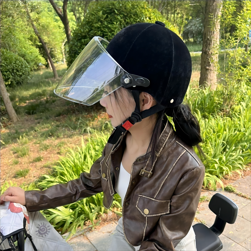 The horse helmet rides the electric horse helmet velvet, velvet, velvet, velvet, velvet-proof mirrors