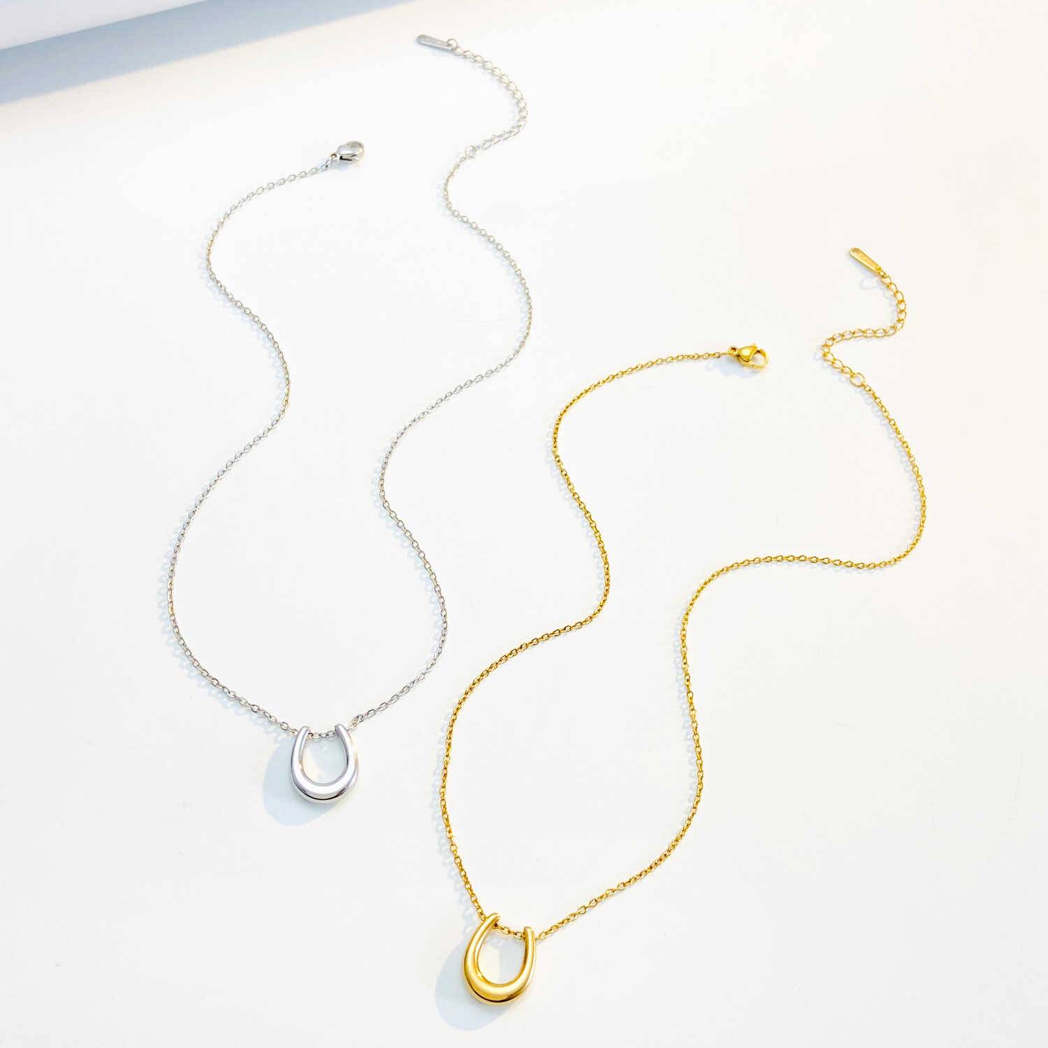 Horseshoe Necklace European and American INS minimalist horseshoe iron U -shaped alphabet titanium steel necklace
