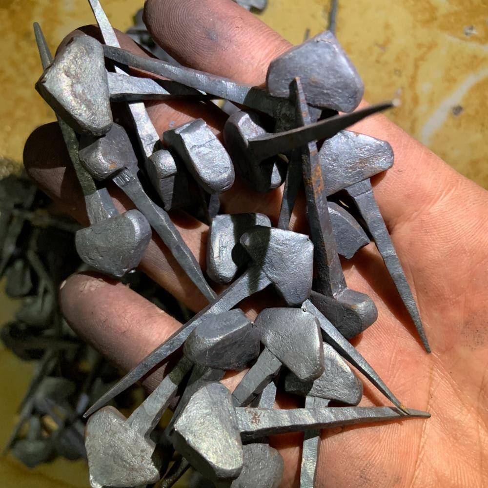 Handmade horseshoe nails anti -sliding palm Dipping Palm Palm Speed ​​Horses Horses Equipped with Horseshoe Iron Nail