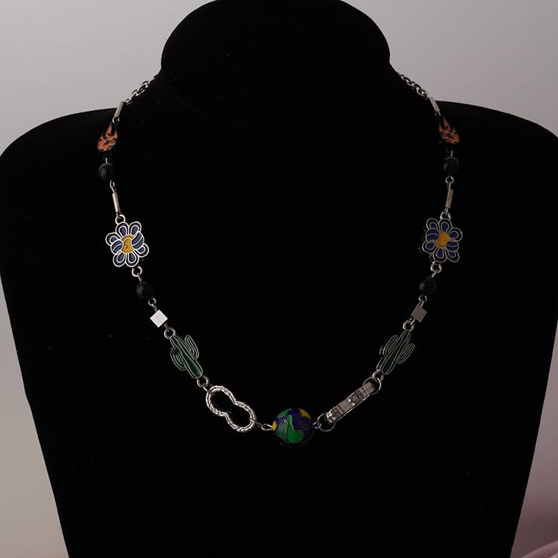 2022 Tide Brand Fairy Palm Horseshoe Iron necklace Men's Women's Niche Designs Wang Dadao Duan Yien the same hip -hop style