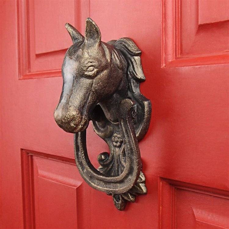 Playing imported Middle Ages Copy Copy Iris Flower Horseshoe Malaysia Sculpture Casting Iron Gate Ring Decoration Door