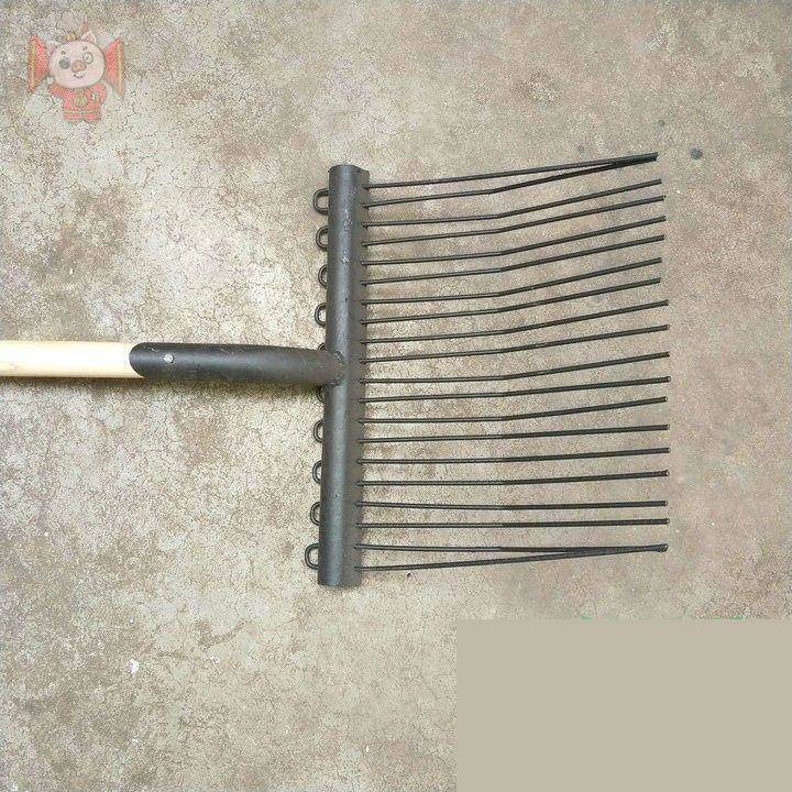 Scrambled forklift for horse fork