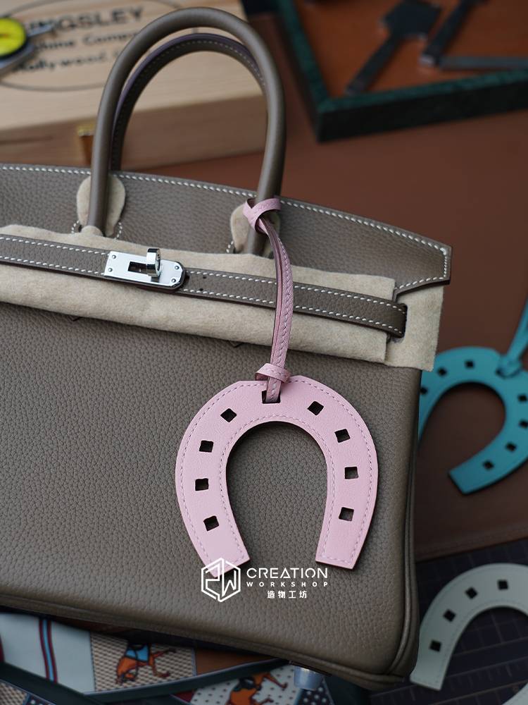 A new H small item bag for a half-finded DIY material package for a horseshoe and hoove pack