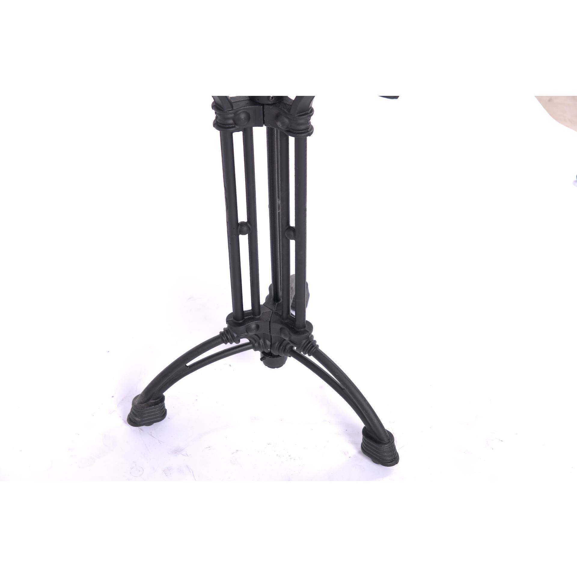 Factory direct coffee shop Western restaurant European -style antritter horseshoe cast iron table foot three -foot table foot metal desktop